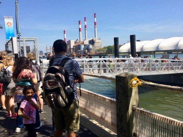 RIOC Labor Day Message: Stand In Line or Stay Home Before the NYC Ferry rescue, lines to board reached back to the Loop Road.